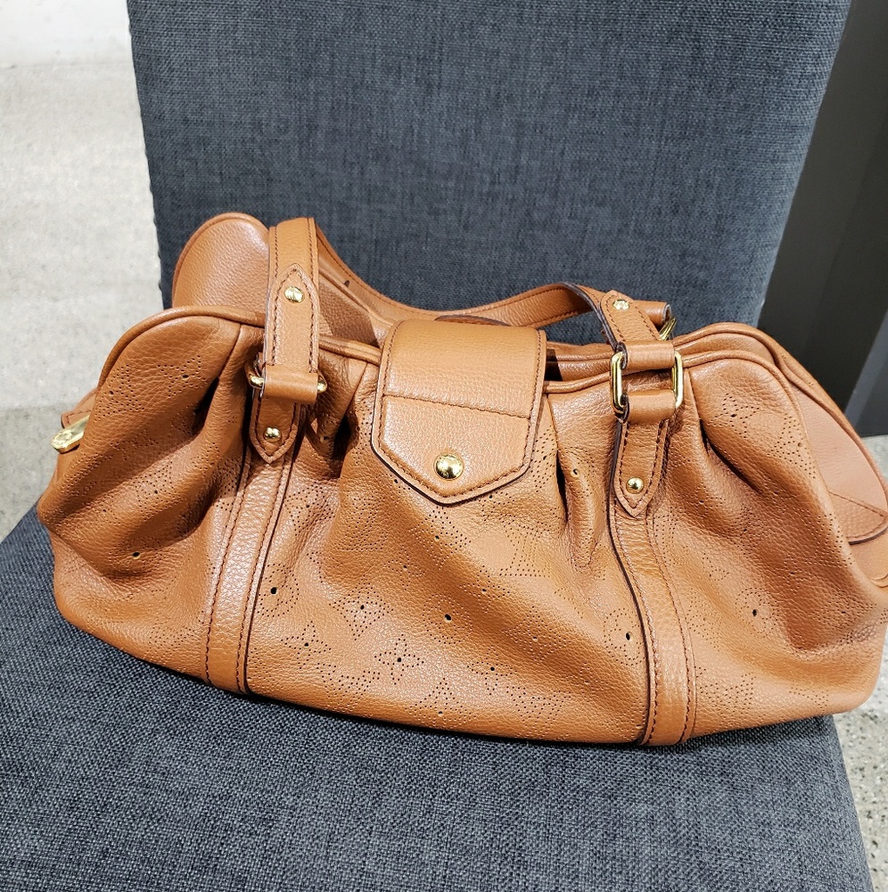 Louis Vuitton Mahina Lunar purse